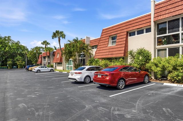 13 Jacaranda Drive 214, Plantation, FL 33324