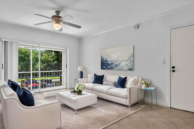 13 Jacaranda Drive 214, Plantation, FL 33324