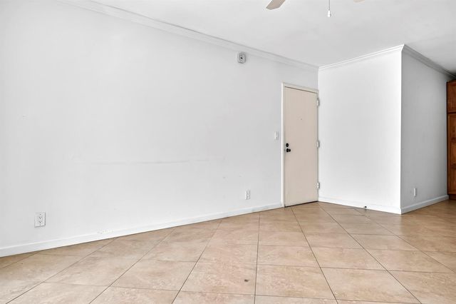 13 Jacaranda Drive 214, Plantation, FL 33324
