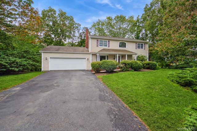 3 Poplar Lane, Medford, NY 11763
