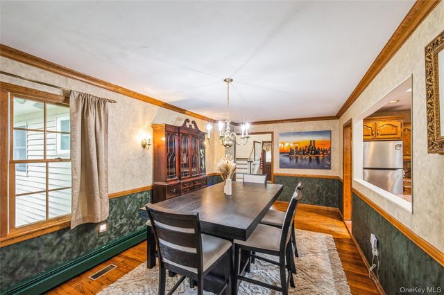 3 Poplar Lane, Medford, NY 11763