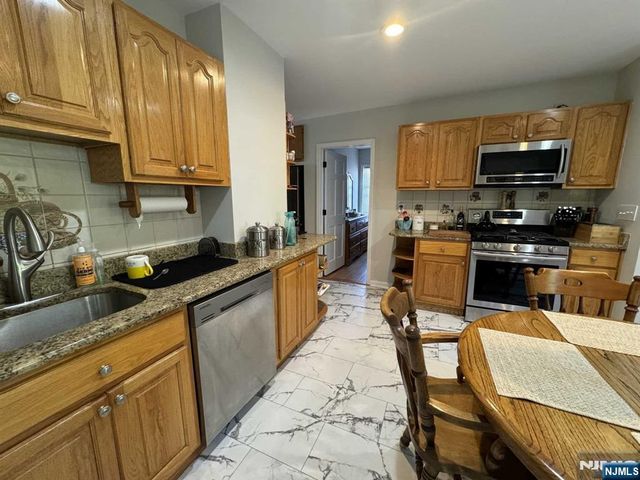 45 Hill Street, Midland Park, NJ 07432