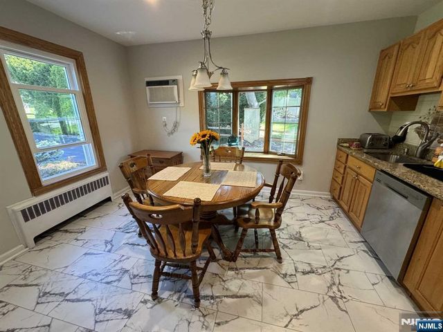 45 Hill Street, Midland Park, NJ 07432