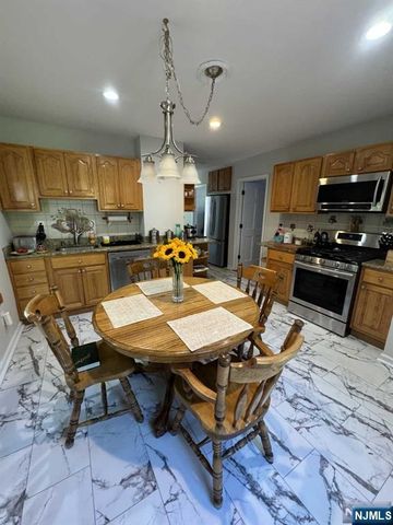 45 Hill Street, Midland Park, NJ 07432