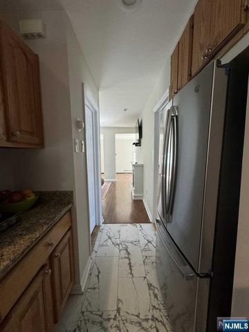 45 Hill Street, Midland Park, NJ 07432