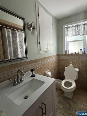 45 Hill Street, Midland Park, NJ 07432