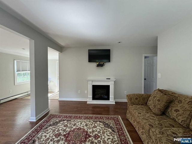 45 Hill Street, Midland Park, NJ 07432