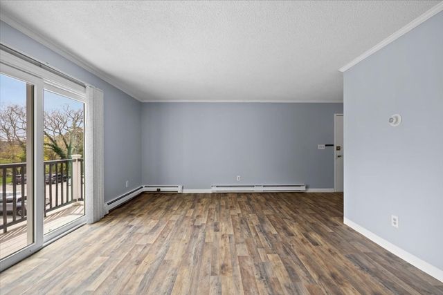 1 Chapel Hill Dr 10, Plymouth, MA 02360