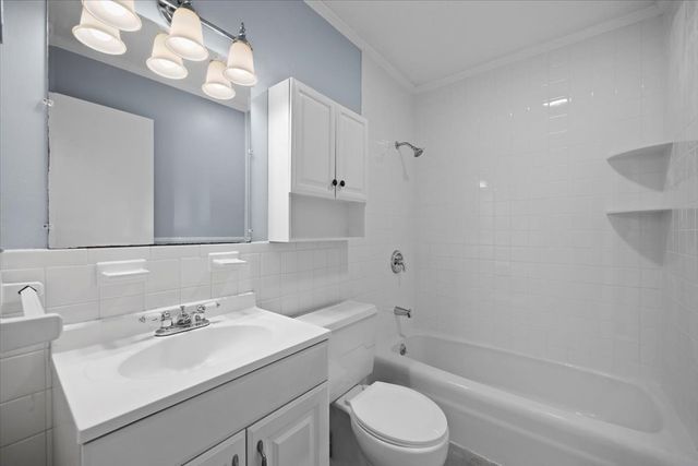 1 Chapel Hill Dr 10, Plymouth, MA 02360