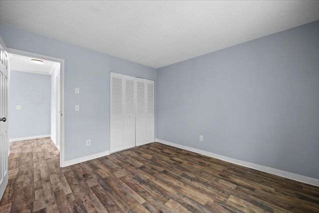1 Chapel Hill Dr 10, Plymouth, MA 02360