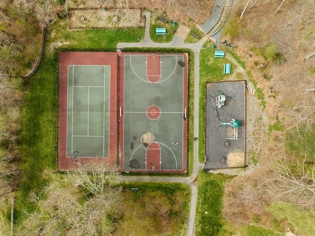 1 Chapel Hill Dr 10, Plymouth, MA 02360