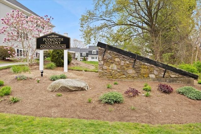 1 Chapel Hill Dr 10, Plymouth, MA 02360