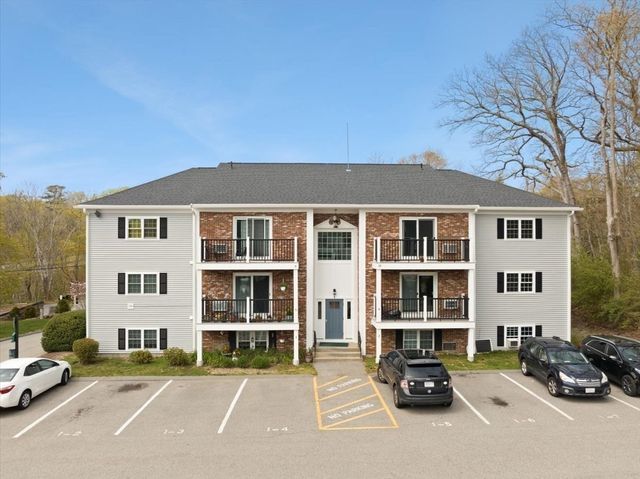 1 Chapel Hill Dr 10, Plymouth, MA 02360