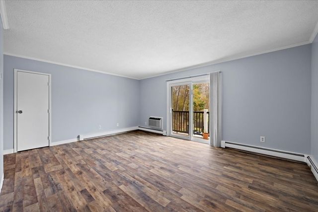 1 Chapel Hill Dr 10, Plymouth, MA 02360