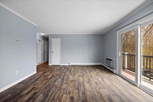 1 Chapel Hill Dr 10, Plymouth, MA 02360