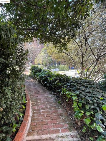 290 Park View Terrace, Oakland, CA 94610