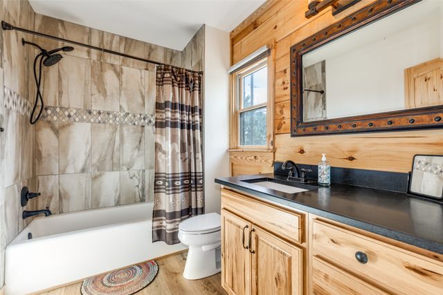 424 Inwood Road, Azle, TX 76020