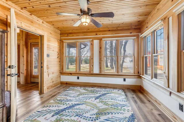 424 Inwood Road, Azle, TX 76020