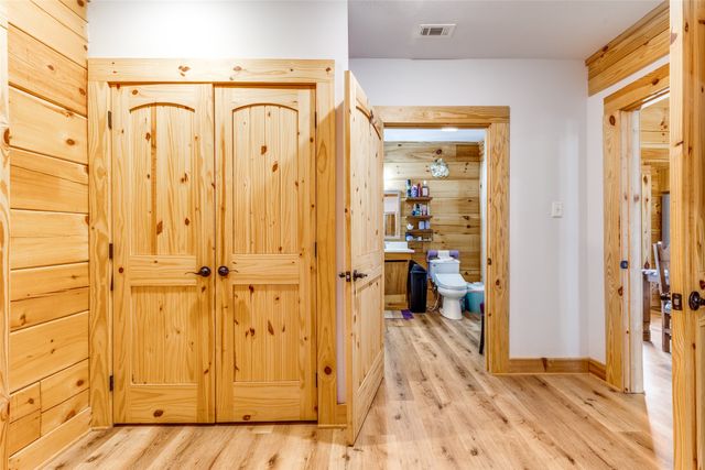 424 Inwood Road, Azle, TX 76020