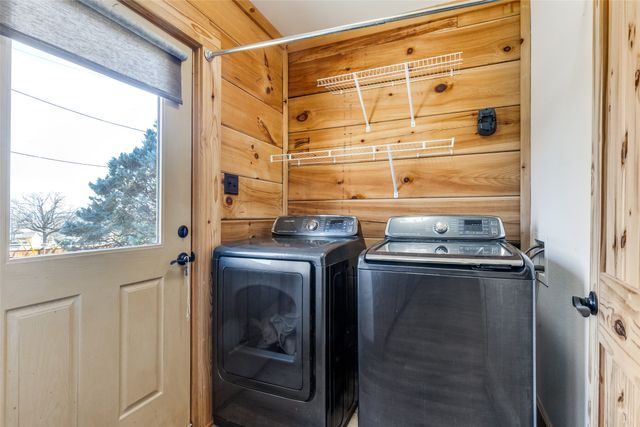 424 Inwood Road, Azle, TX 76020