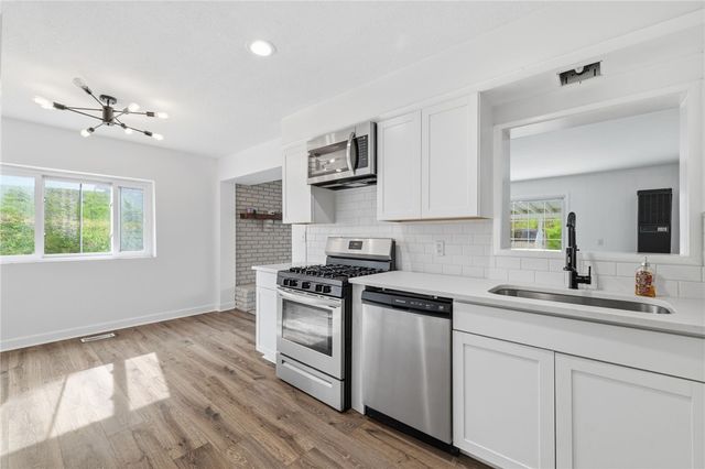 126 Hereford Dr, North Fayette, PA 15071