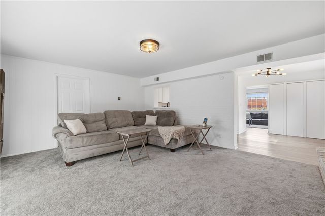 126 Hereford Dr, North Fayette, PA 15071