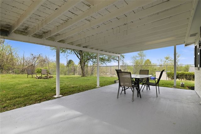 126 Hereford Dr, North Fayette, PA 15071
