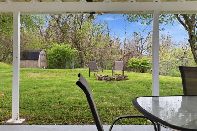 126 Hereford Dr, North Fayette, PA 15071