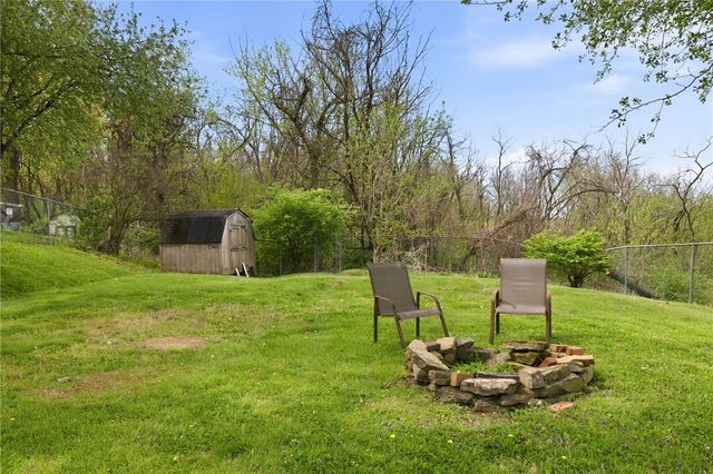 126 Hereford Dr, North Fayette, PA 15071