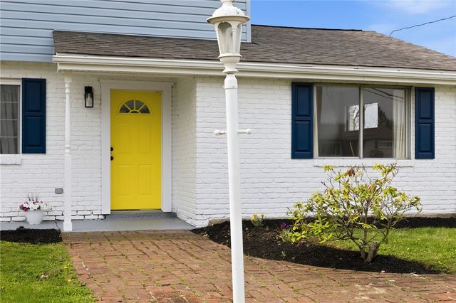 126 Hereford Dr, North Fayette, PA 15071
