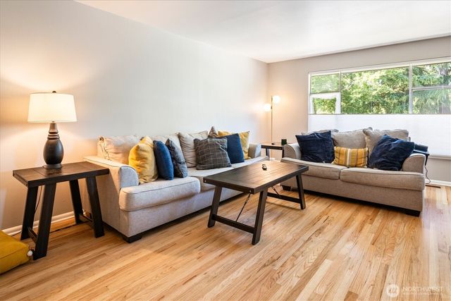 1573 NW 90th Street, Seattle, WA 98117