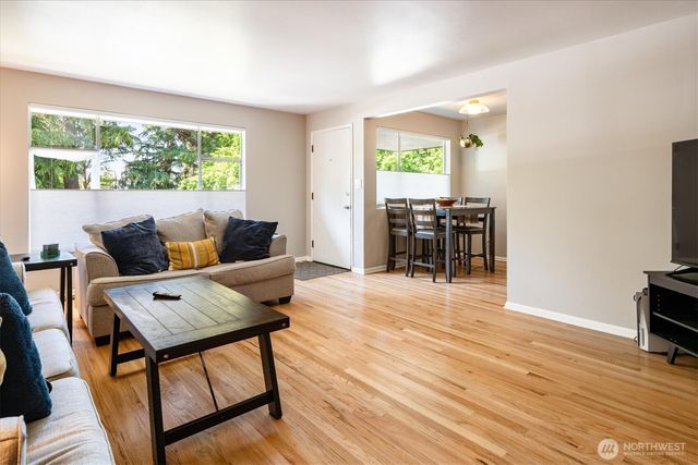 1573 NW 90th Street, Seattle, WA 98117