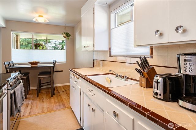 1573 NW 90th Street, Seattle, WA 98117