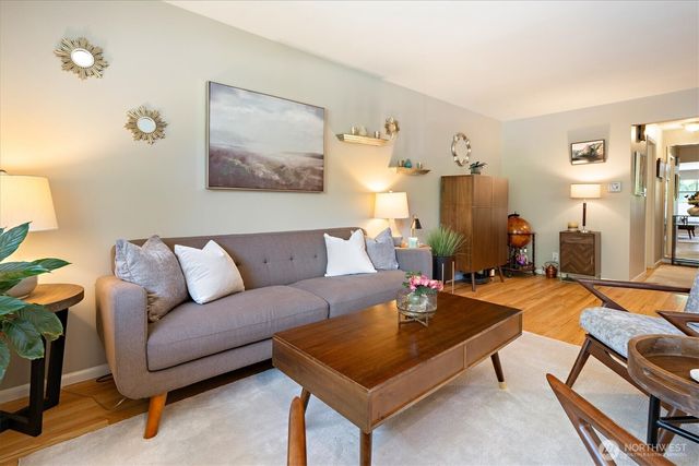 1573 NW 90th Street, Seattle, WA 98117