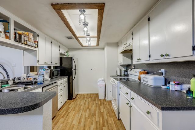 1807 Briar Hill DR A & B, Austin, TX 78741