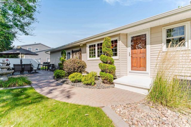841 ECKARDT COURT, Oshkosh, WI 54902