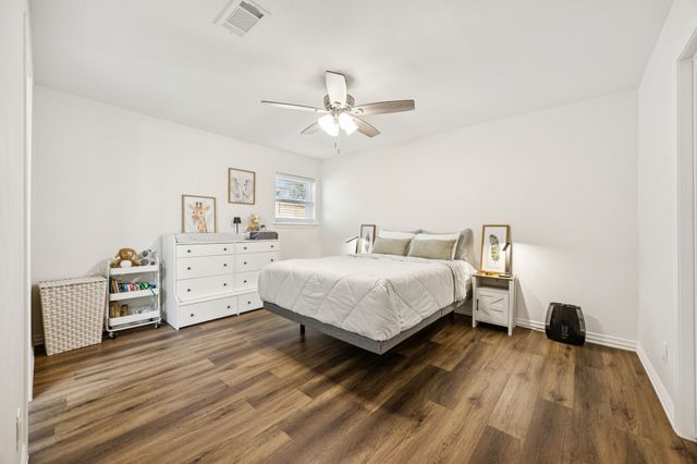 1720 Acorn Lane, Hurst, TX 76054