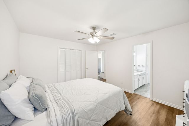 1720 Acorn Lane, Hurst, TX 76054