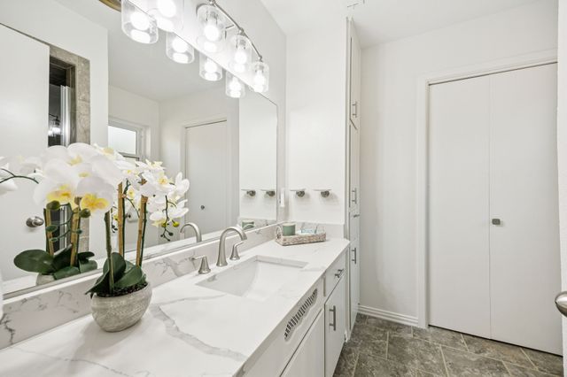 1720 Acorn Lane, Hurst, TX 76054