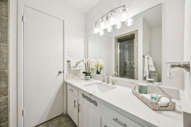 1720 Acorn Lane, Hurst, TX 76054