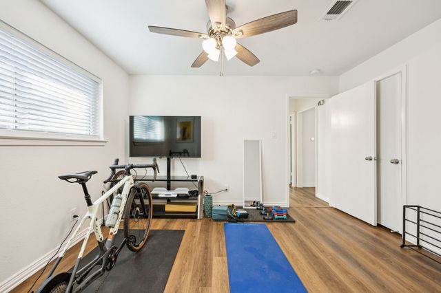 1720 Acorn Lane, Hurst, TX 76054