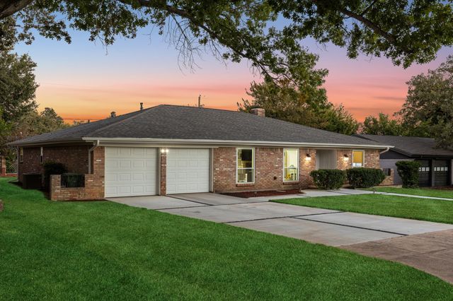 1720 Acorn Lane, Hurst, TX 76054