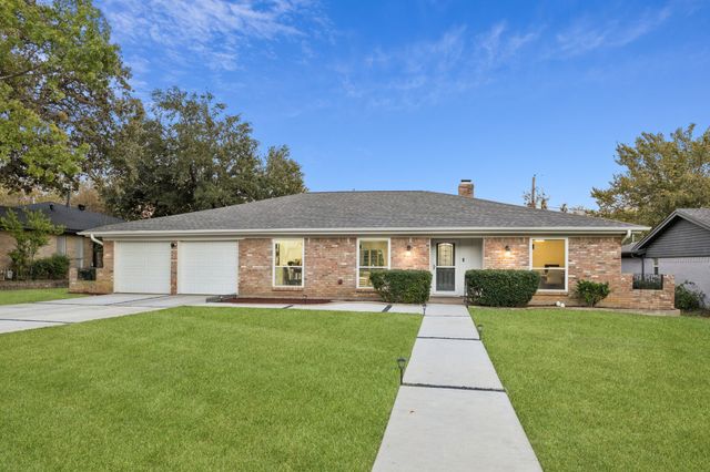 1720 Acorn Lane, Hurst, TX 76054