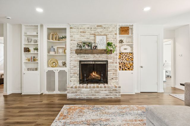 1720 Acorn Lane, Hurst, TX 76054