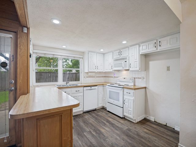 4504 Palos Verdes Drive, Mesquite, TX 75150