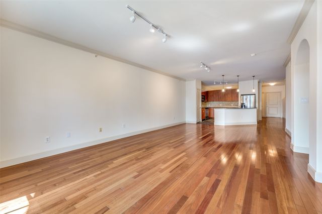 3818 Holland Avenue 206, Dallas, TX 75219