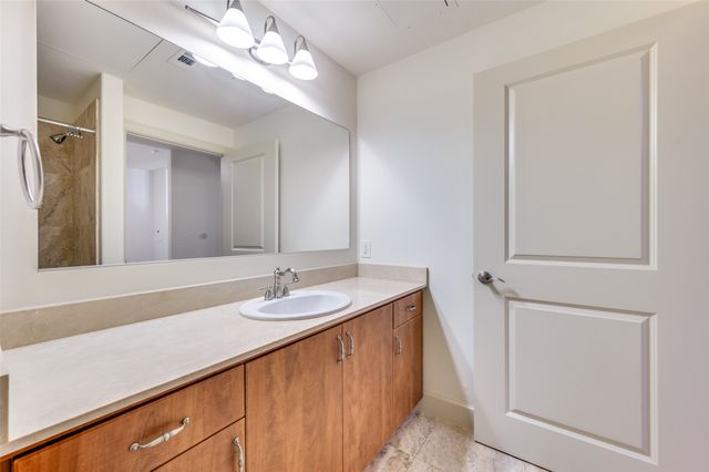 3818 Holland Avenue 206, Dallas, TX 75219