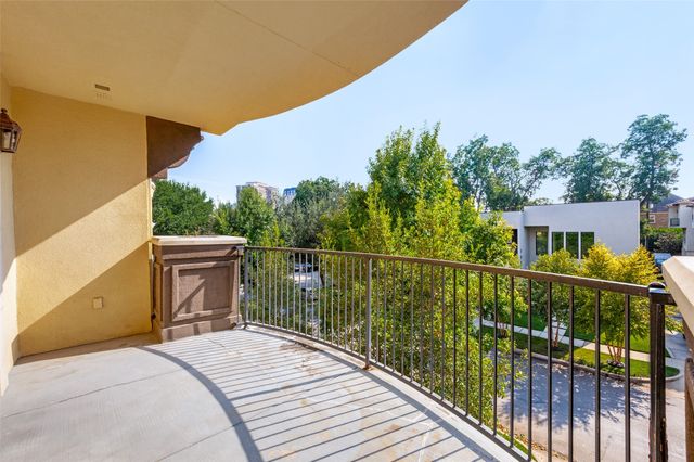 3818 Holland Avenue 206, Dallas, TX 75219