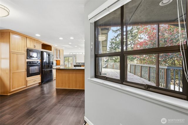 351 Windship Drive, Port Townsend, WA 98368