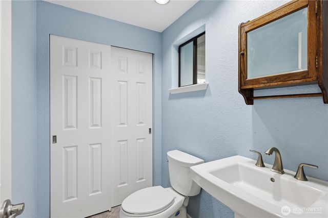 351 Windship Drive, Port Townsend, WA 98368